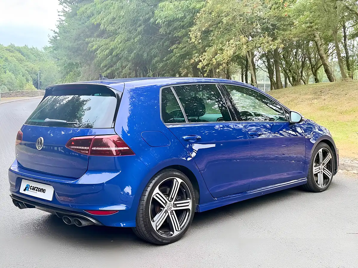 Used 2016 Volkswagen Golf R Blue - Interior and Exterior details 7