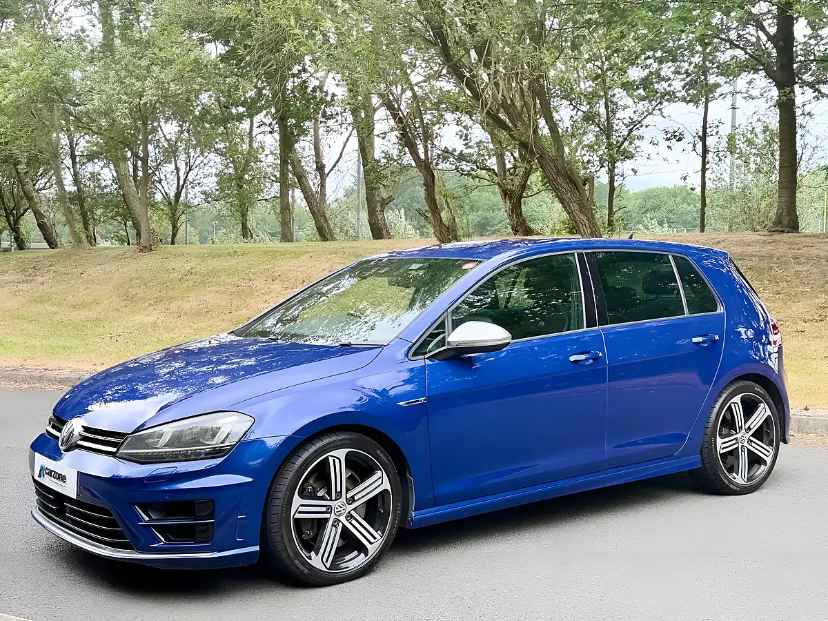 Used 2016 Volkswagen Golf R Blue - Interior and Exterior details 9