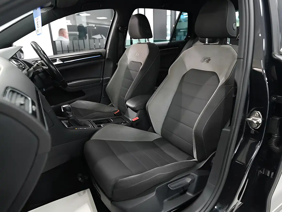 Used 2016 Volkswagen Golf R Deep Black - Interior and Exterior details 13