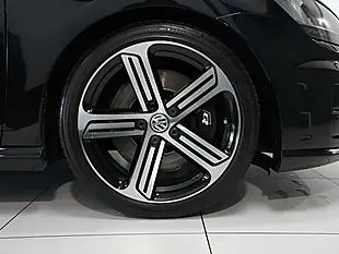 Used 2016 Volkswagen Golf R Deep Black - Interior and Exterior details 9