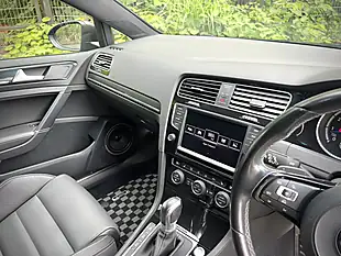 Used 2016 Volkswagen Golf R Estate Carbon Edition Blue Metallic - Interior and Exterior details 14
