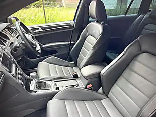 Used 2016 Volkswagen Golf R Estate Carbon Edition Blue Metallic - Interior and Exterior details 16