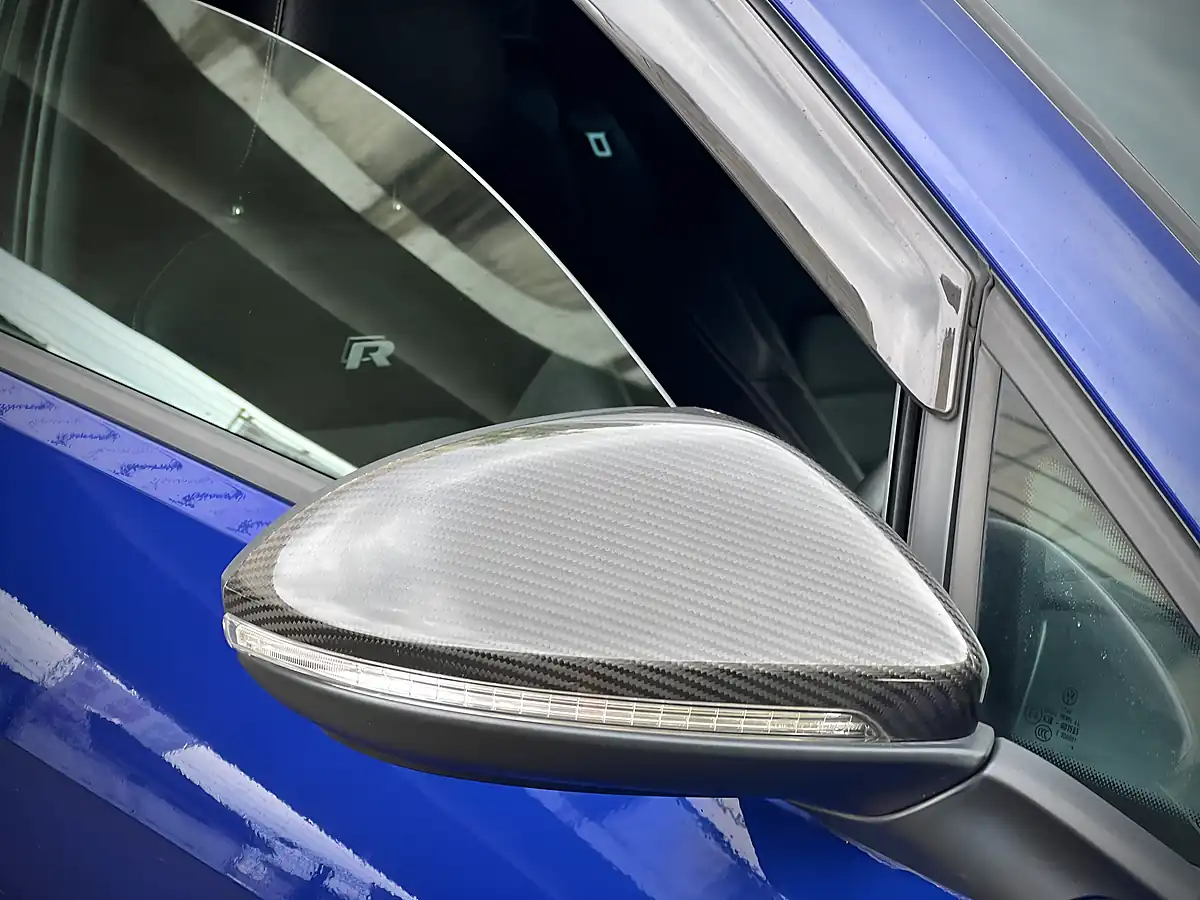 Used 2016 Volkswagen Golf R Estate Carbon Edition Blue Metallic - Interior and Exterior details 6
