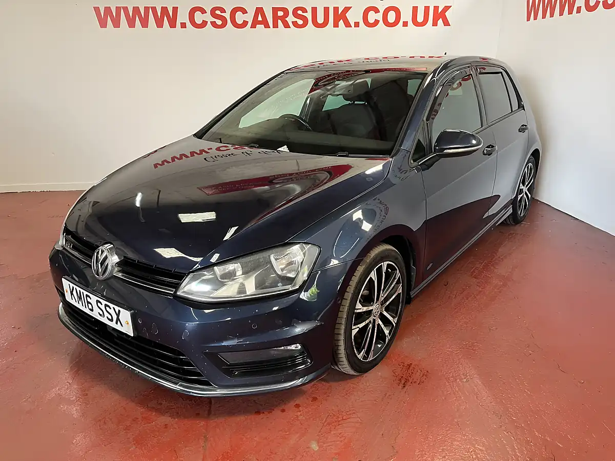 Used 2016 Volkswagen Golf R-Line Blue - Interior and Exterior details 4