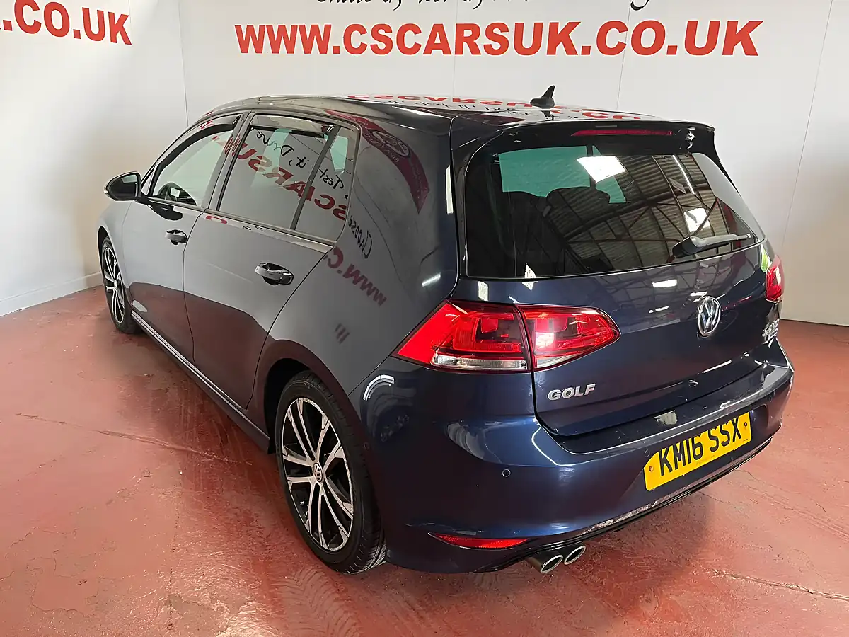 Used 2016 Volkswagen Golf R-Line Blue - Interior and Exterior details 5