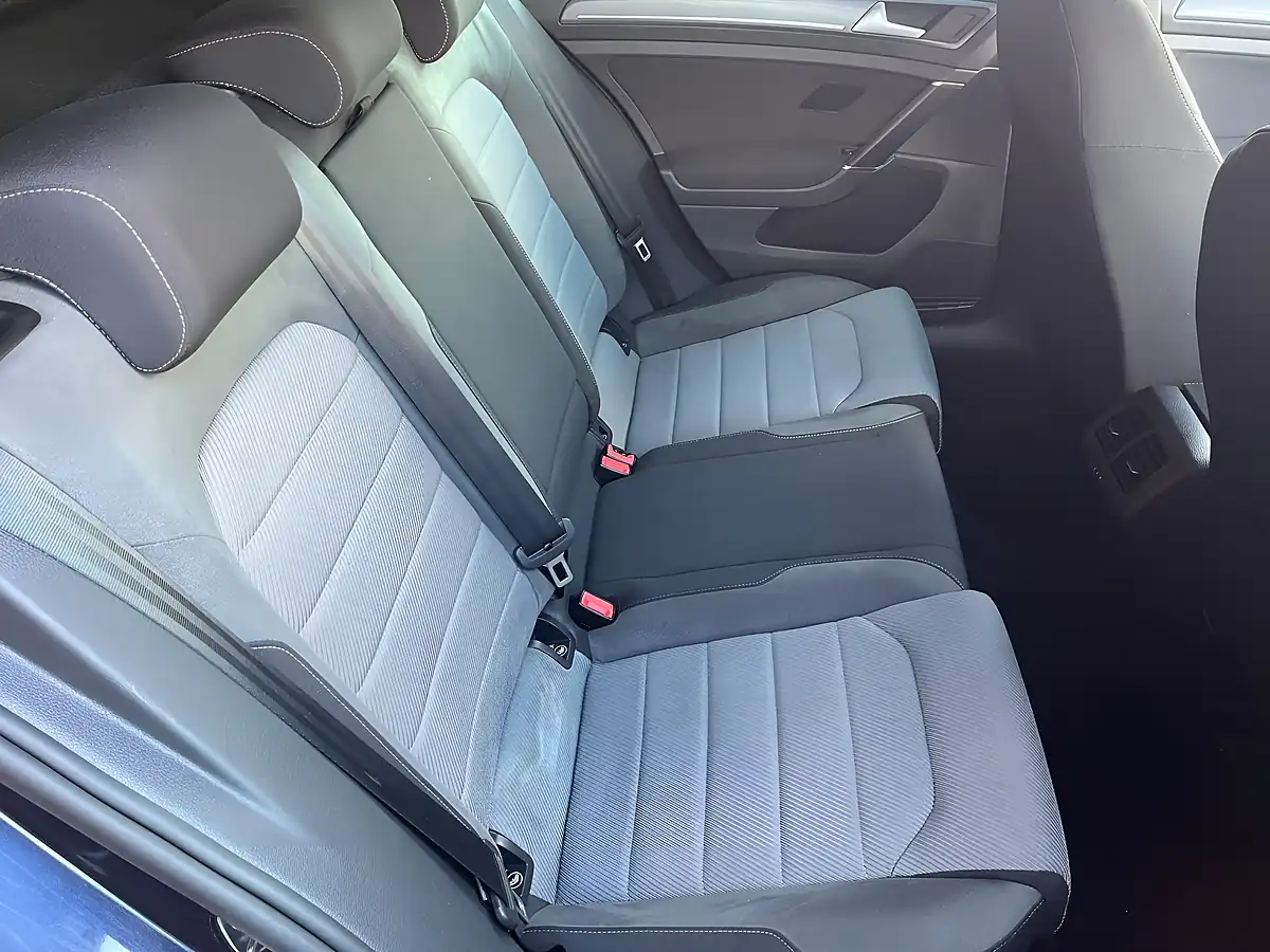 Used 2016 Volkswagen Golf R-Line Blue - Interior and Exterior details 6