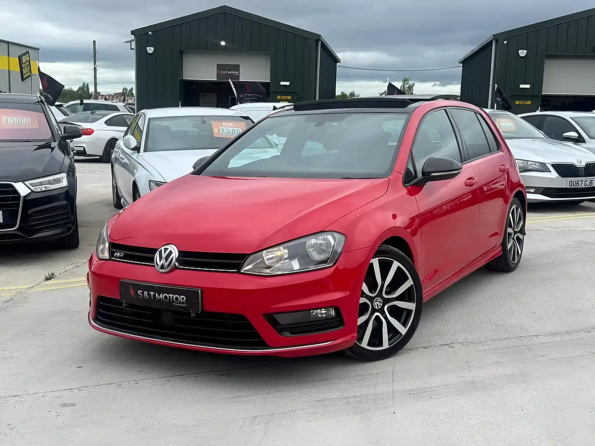 Used 2016 Volkswagen Golf R-Line Edition Red - Interior and Exterior details 6