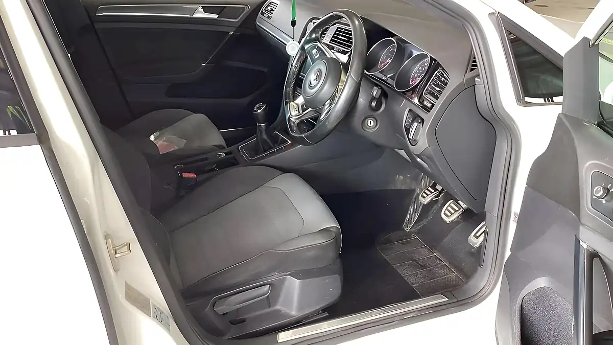Used 2016 Volkswagen Golf R-Line Edition White - Interior and Exterior details 5