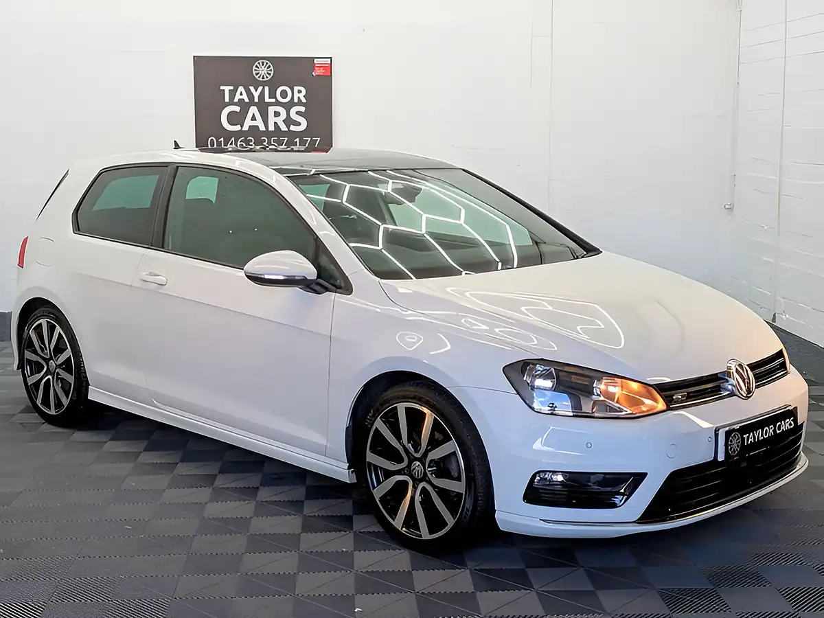 Used 2016 Volkswagen Golf R-Line Edition White - Interior and Exterior details 4