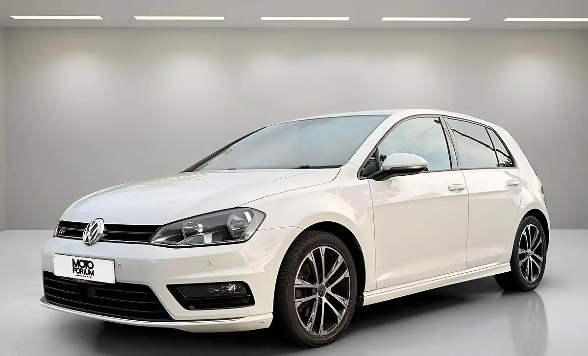Used 2016 Volkswagen Golf R-Line White - Interior and Exterior details 2