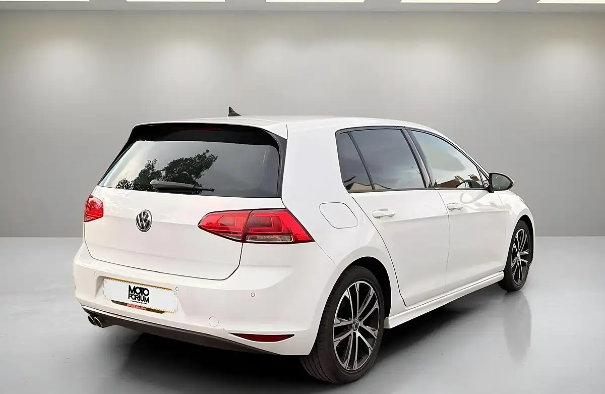Used 2016 Volkswagen Golf R-Line White - Interior and Exterior details 9