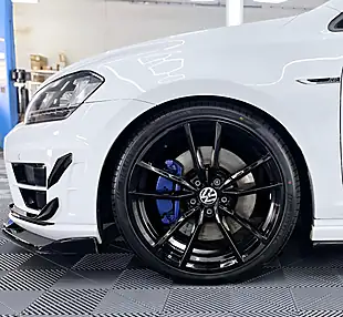 Used 2016 Volkswagen Golf R Oryx White - Interior and Exterior details 15