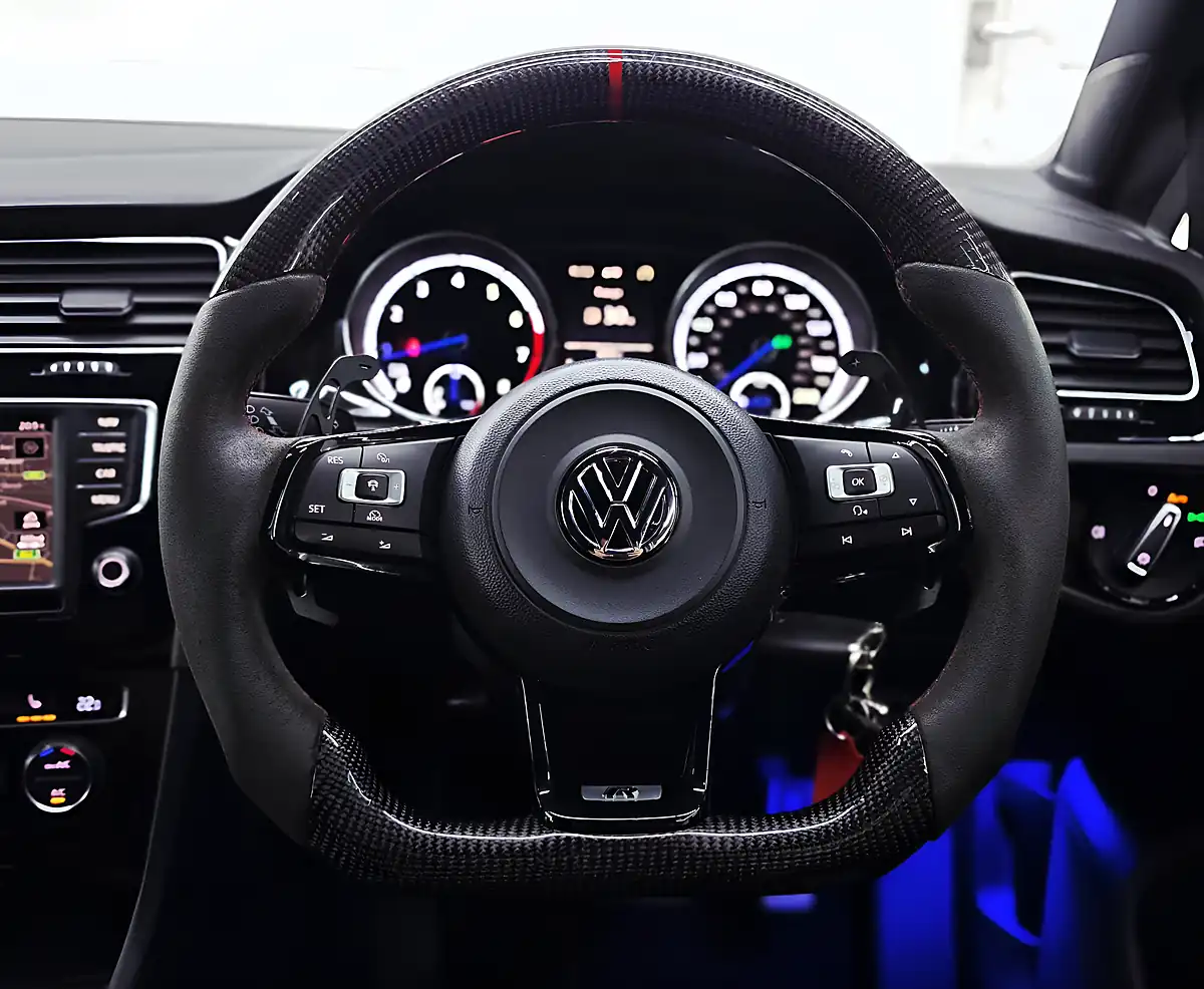 Used 2016 Volkswagen Golf R Oryx White - Interior and Exterior details 17