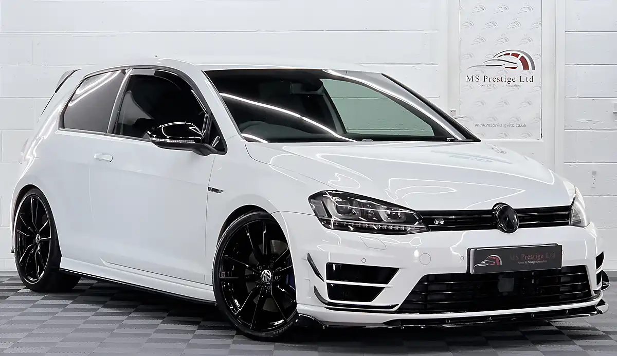 Used 2016 Volkswagen Golf R Oryx White - Interior and Exterior details 2