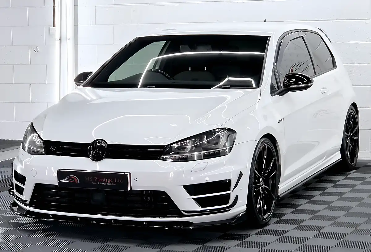 Used 2016 Volkswagen Golf R Oryx White - Interior and Exterior details 3