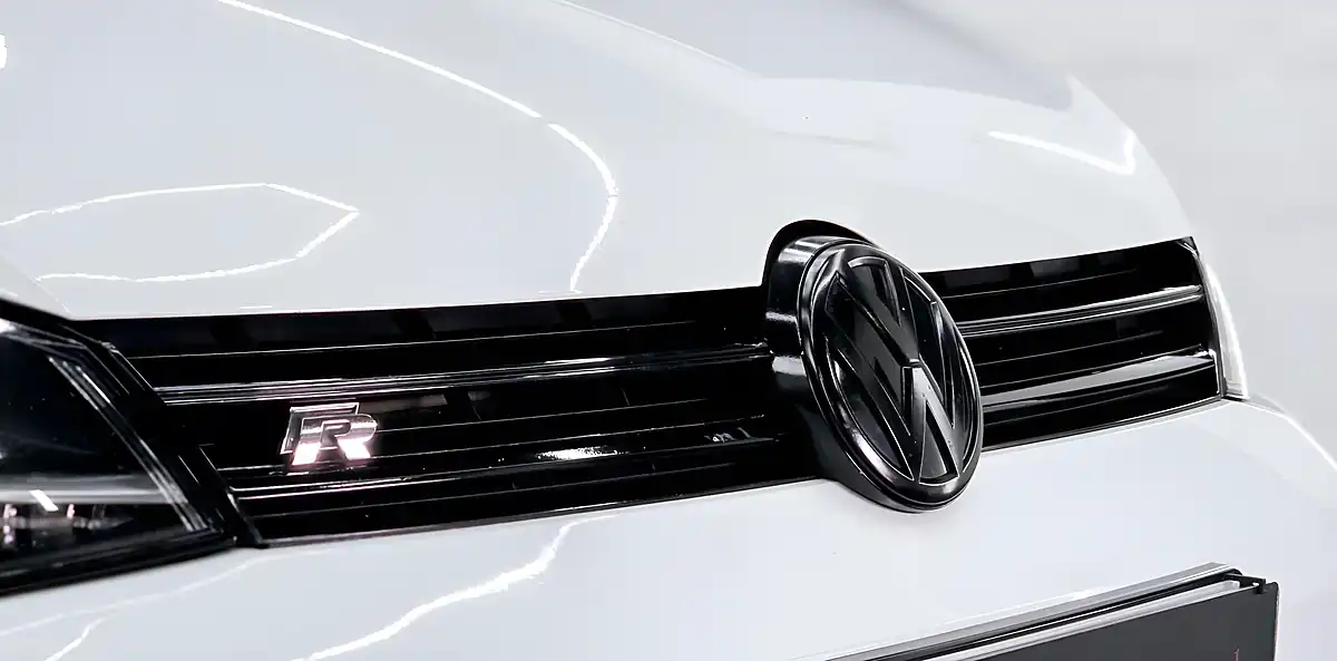 Used 2016 Volkswagen Golf R Oryx White - Interior and Exterior details 7