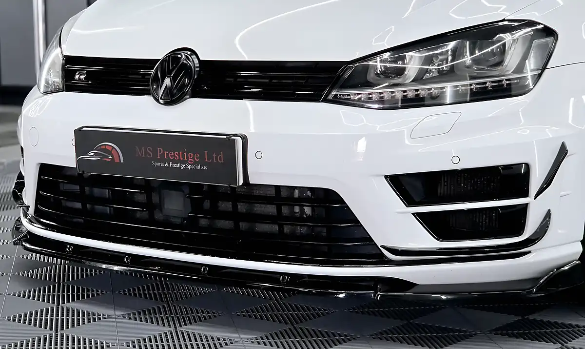 Used 2016 Volkswagen Golf R Oryx White - Interior and Exterior details 9