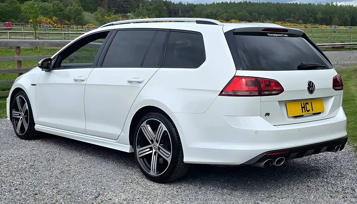 Used 2016 Volkswagen Golf R White - Interior and Exterior details 3