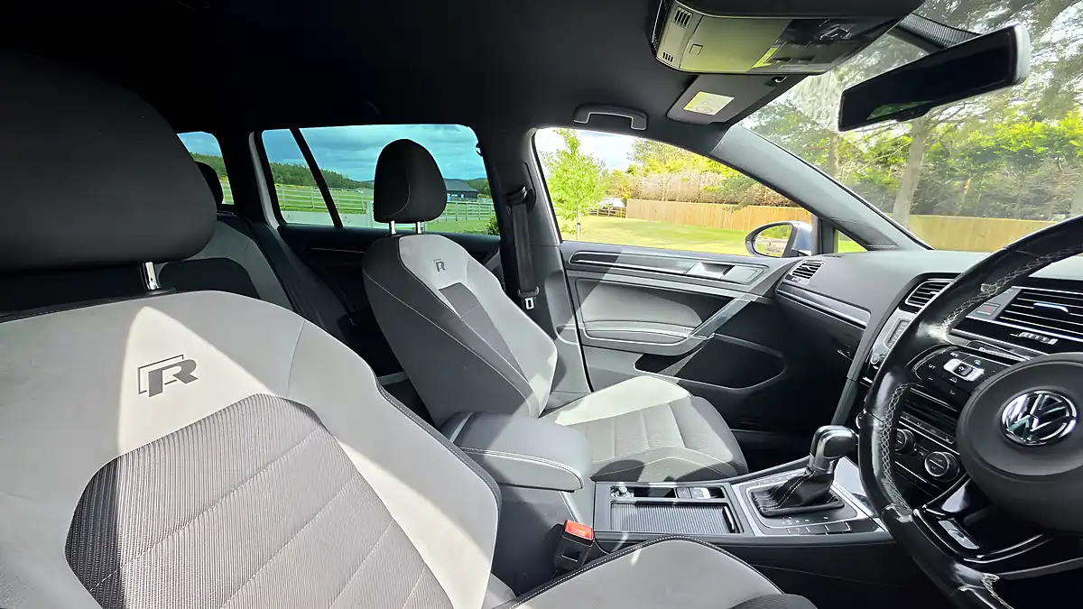 Used 2016 Volkswagen Golf R White - Interior and Exterior details 8