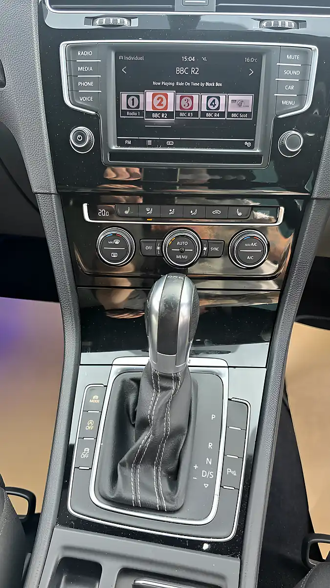 Used 2016 Volkswagen Golf R White - Interior and Exterior details 9