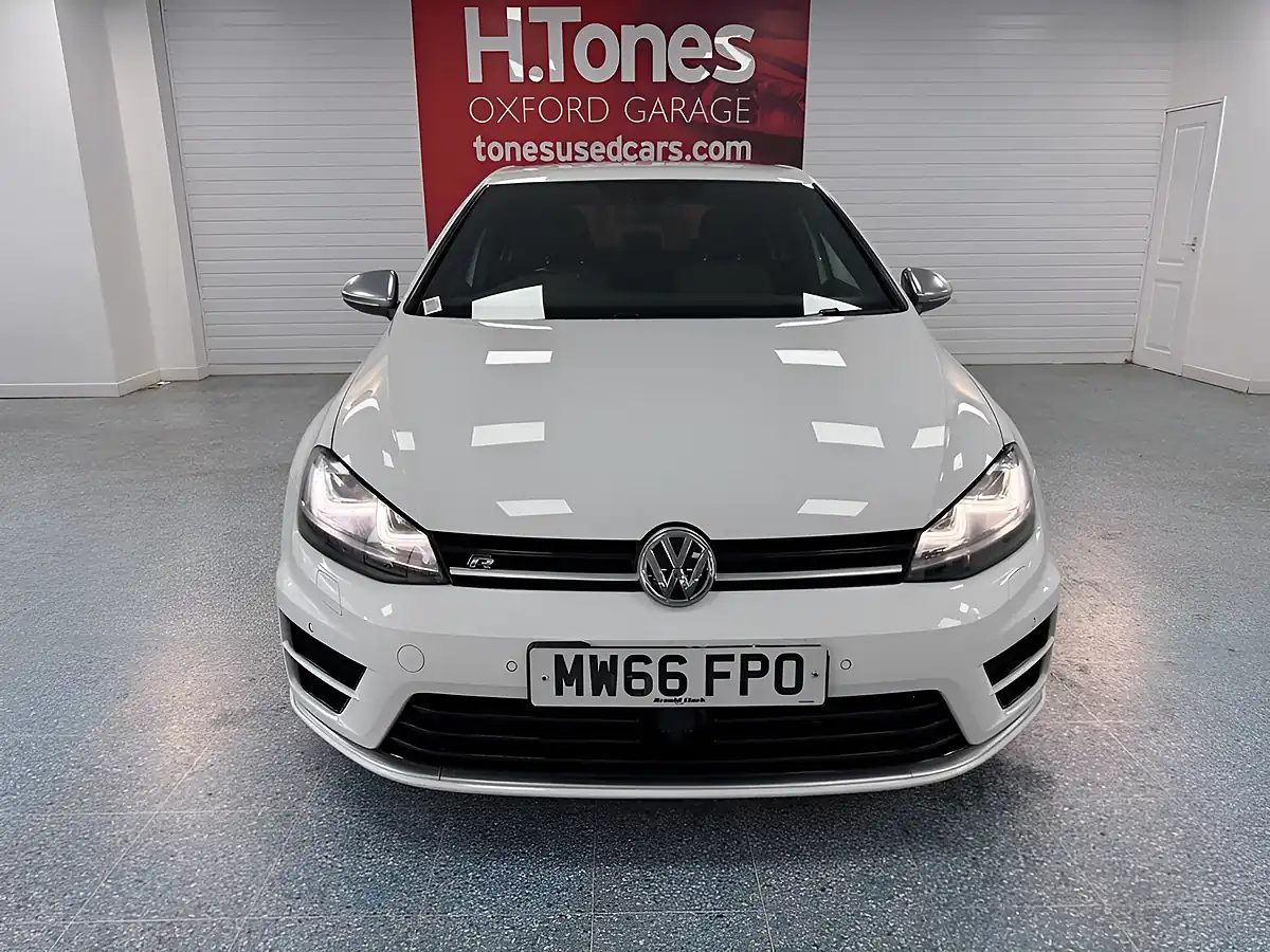 Used 2016 Volkswagen Golf R White - Interior and Exterior details 18