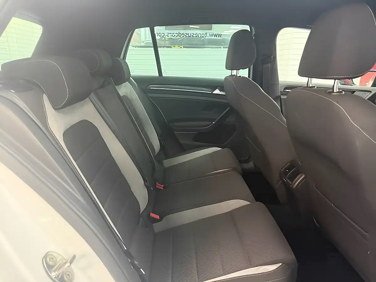 Used 2016 Volkswagen Golf R White - Interior and Exterior details 3