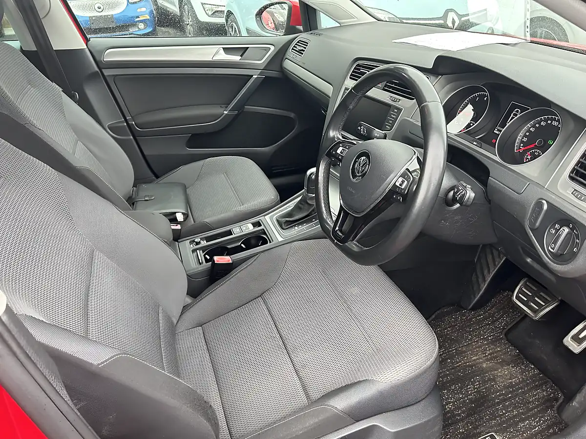 Used 2016 Volkswagen Golf Red - Interior and Exterior details 12
