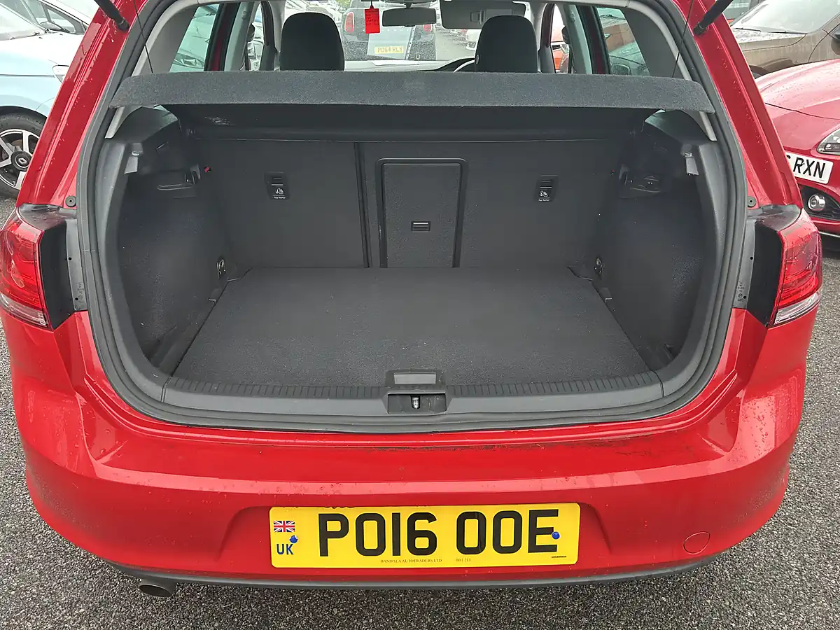 Used 2016 Volkswagen Golf Red - Interior and Exterior details 14