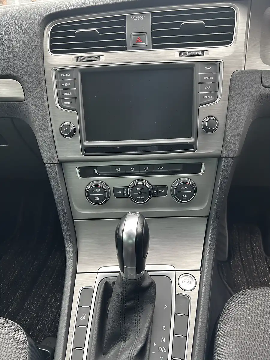 Used 2016 Volkswagen Golf Red - Interior and Exterior details 16