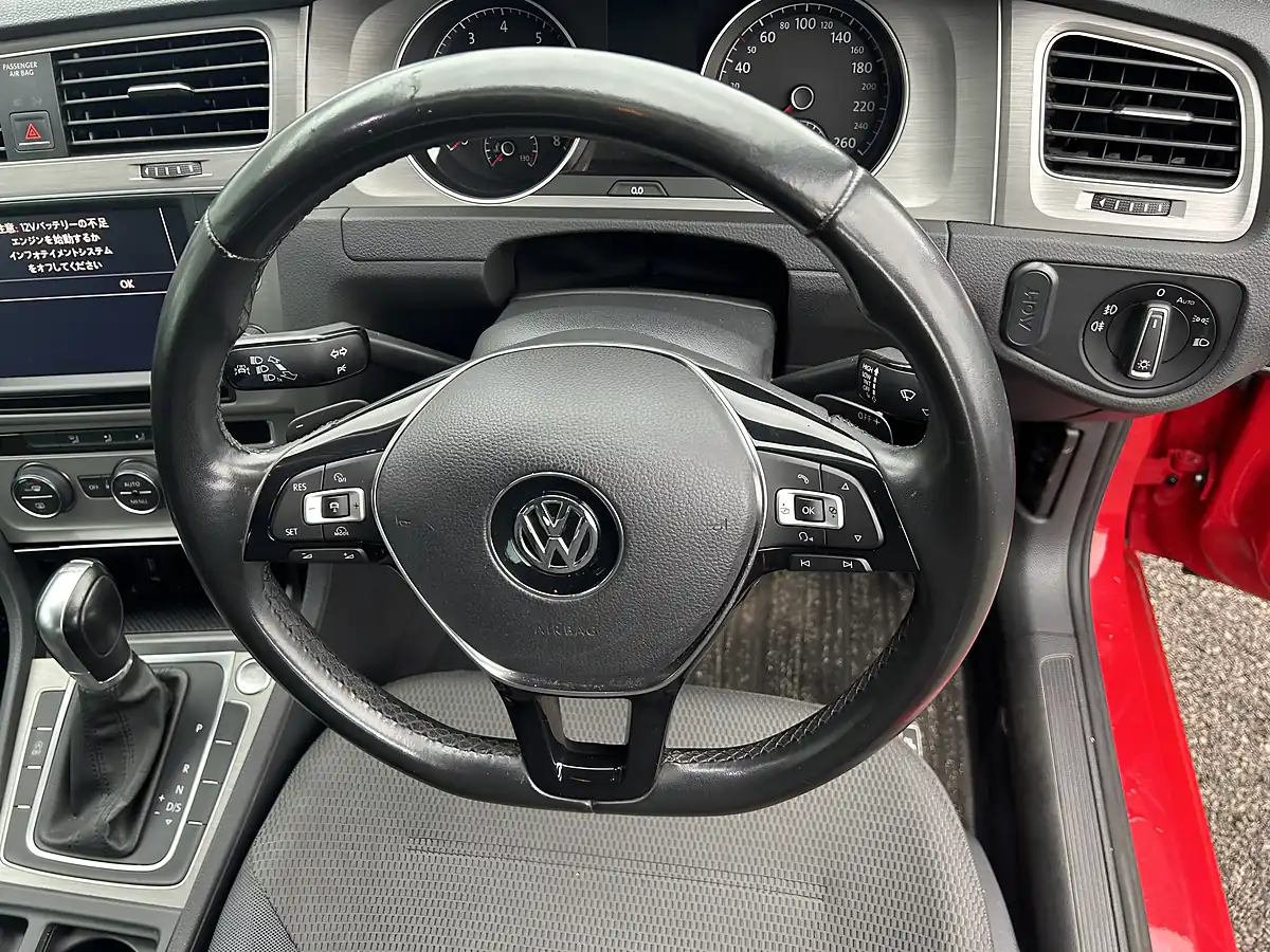 Used 2016 Volkswagen Golf Red - Interior and Exterior details 17