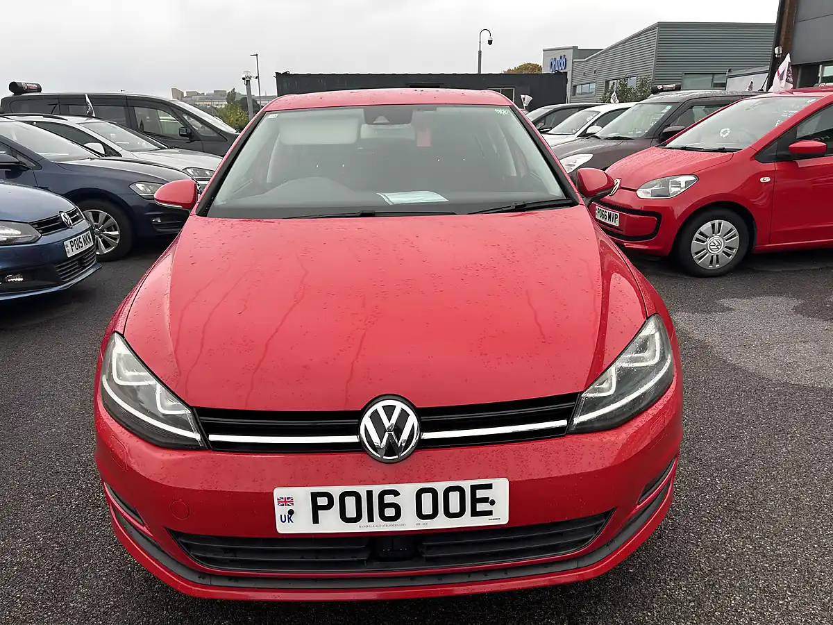 Used 2016 Volkswagen Golf Red - Interior and Exterior details 2