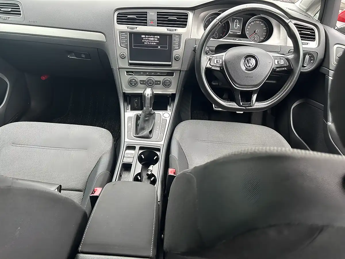 Used 2016 Volkswagen Golf Red - Interior and Exterior details 9