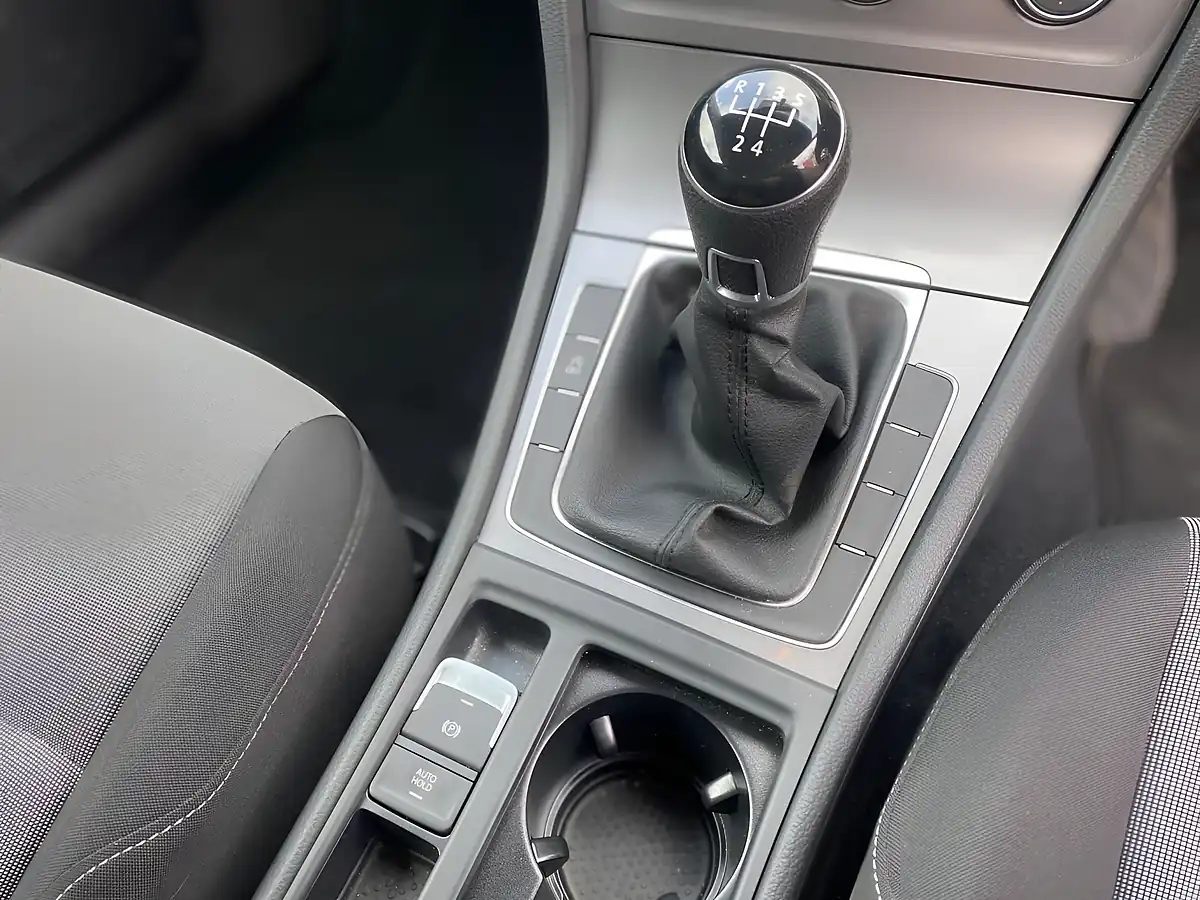 Used 2016 Volkswagen Golf S Red - Interior and Exterior details 15