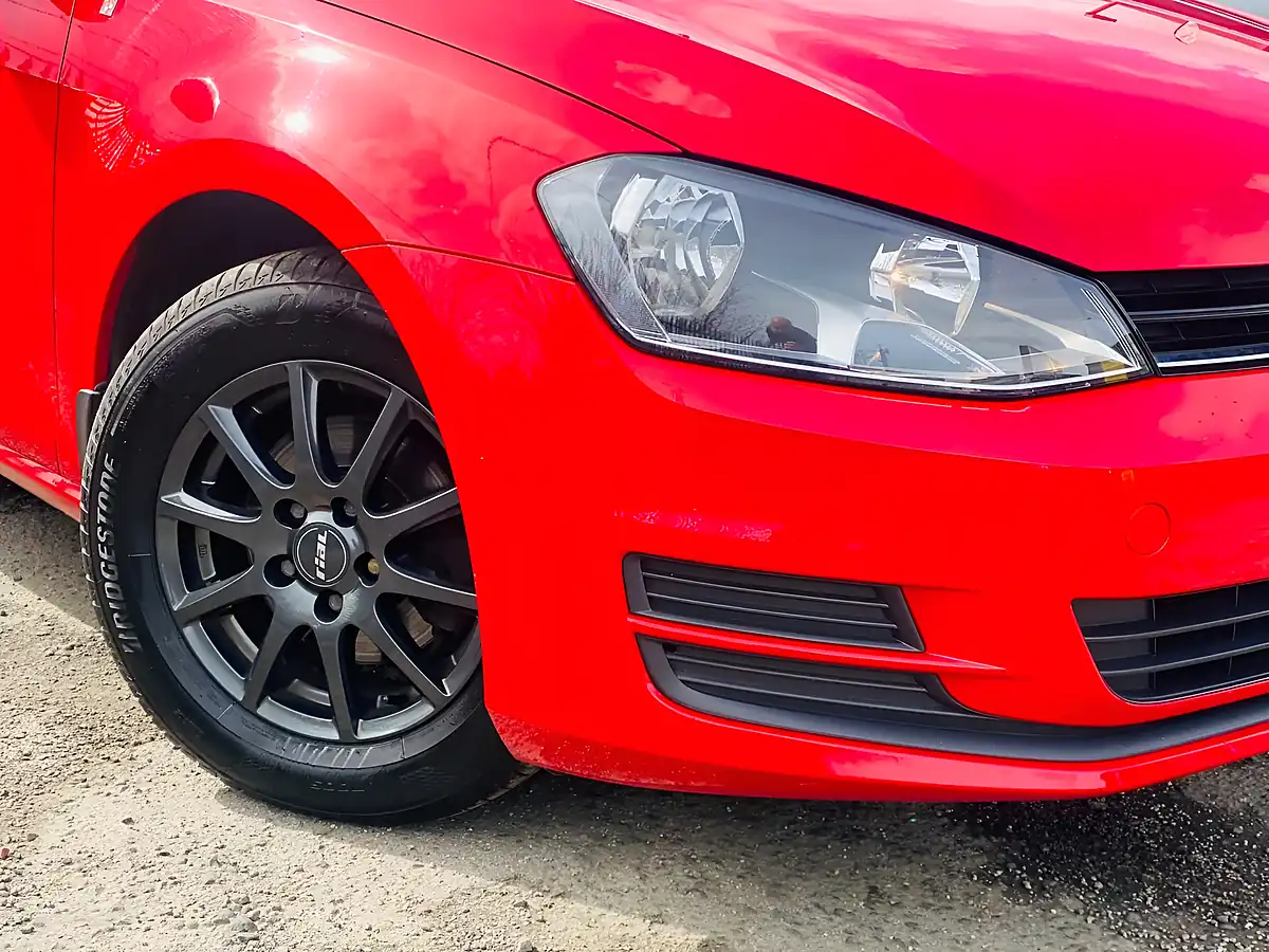 Used 2016 Volkswagen Golf S Red - Interior and Exterior details 3