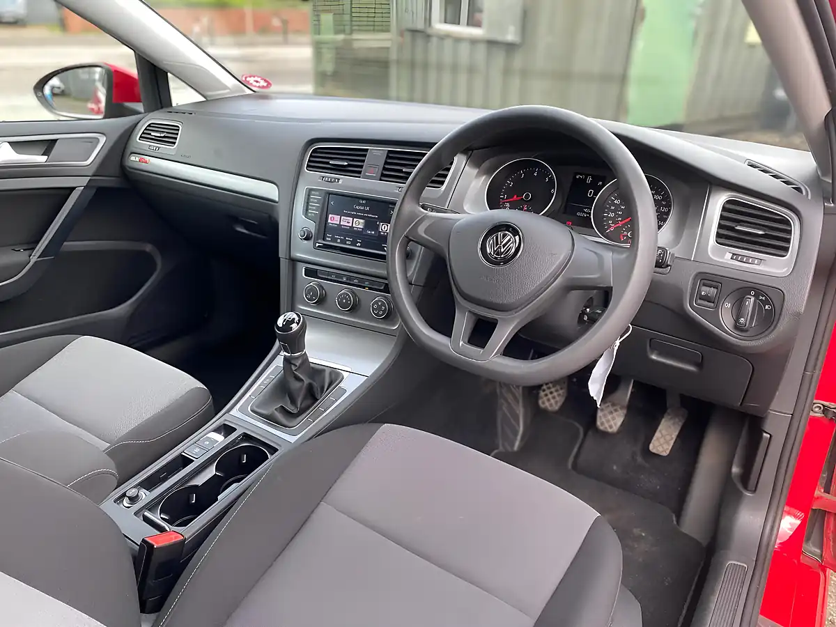 Used 2016 Volkswagen Golf S Red - Interior and Exterior details 4