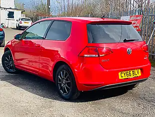 Used 2016 Volkswagen Golf S Red - Interior and Exterior details 9