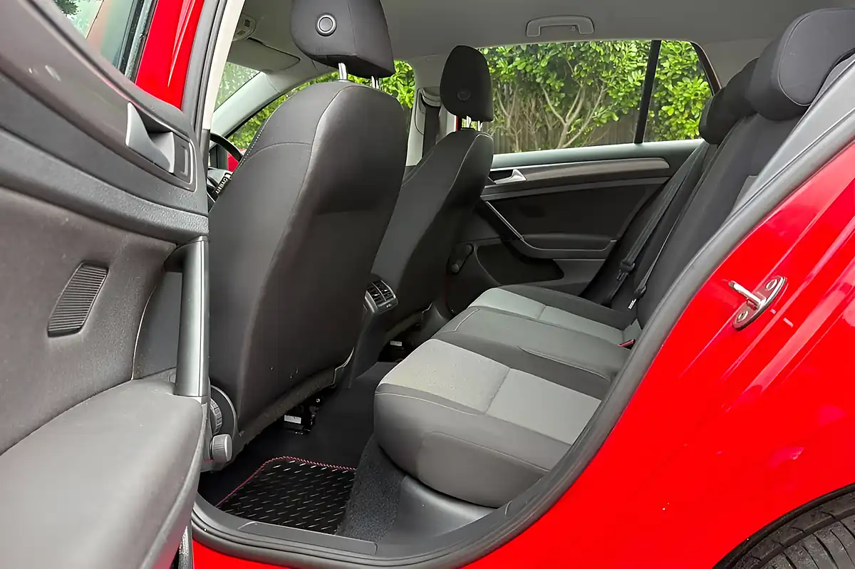Used 2016 Volkswagen Golf S Red - Interior and Exterior details 11