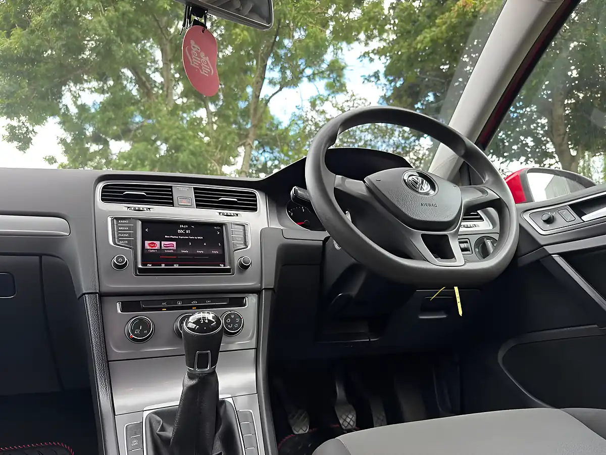 Used 2016 Volkswagen Golf S Red - Interior and Exterior details 17