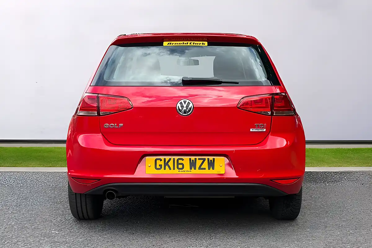 Used 2016 Volkswagen Golf S Red - Interior and Exterior details 6