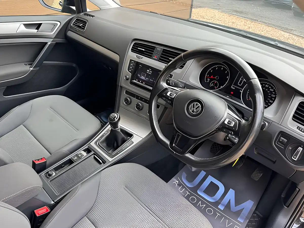 Used 2016 Volkswagen Golf Se Bluemotion Technology Black - Interior and Exterior details 14