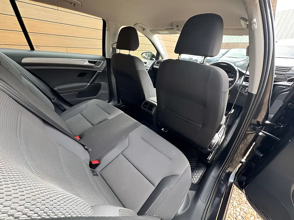 Used 2016 Volkswagen Golf Se Bluemotion Technology Black - Interior and Exterior details 16