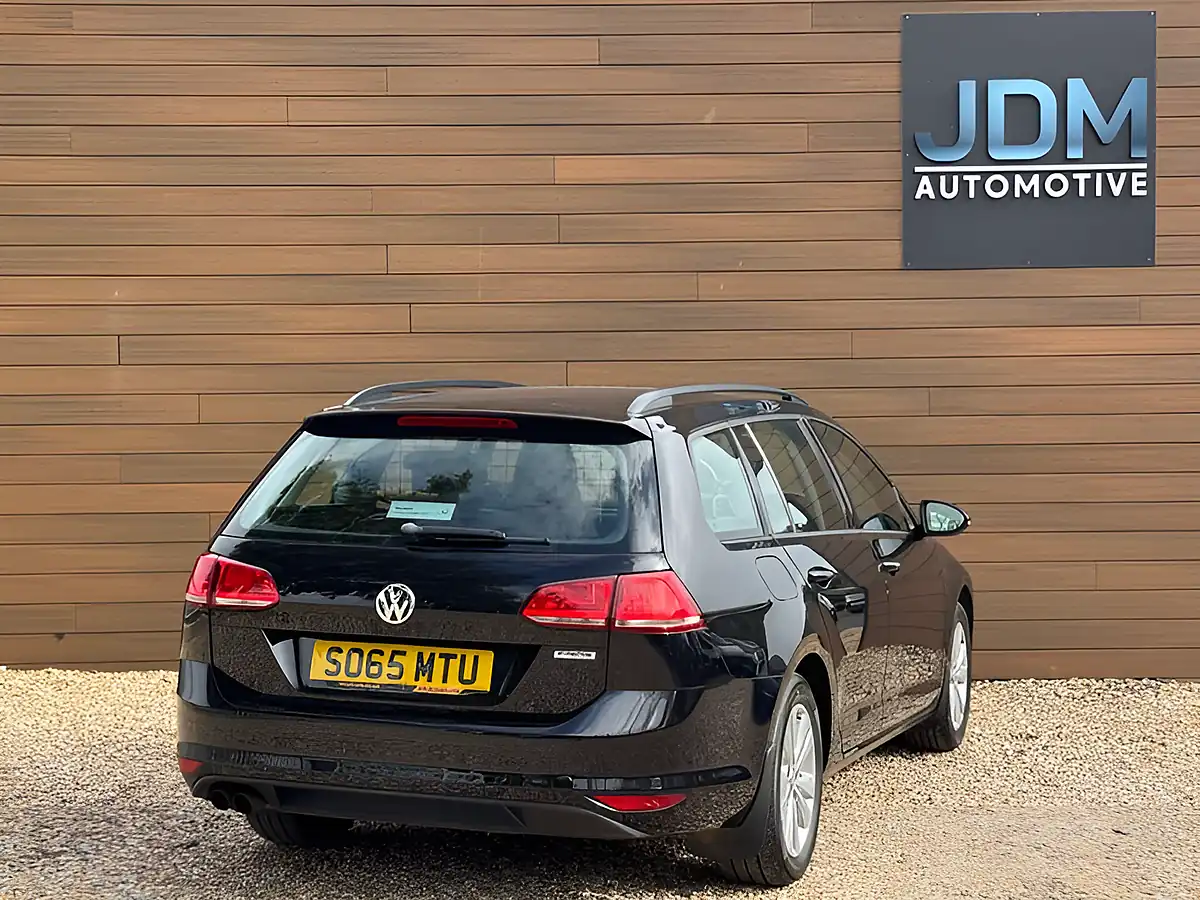 Used 2016 Volkswagen Golf Se Bluemotion Technology Black - Interior and Exterior details 3