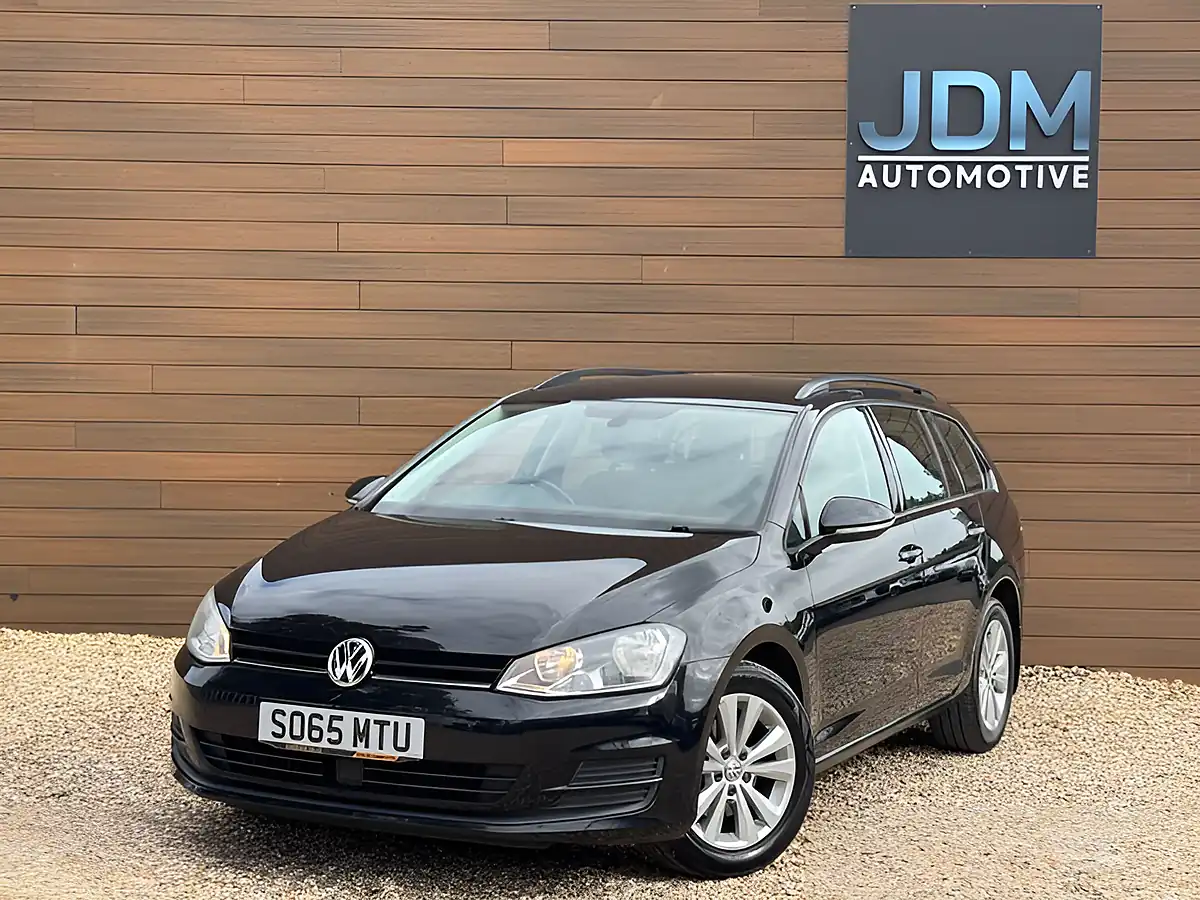Used 2016 Volkswagen Golf Se Bluemotion Technology Black - Interior and Exterior details 8