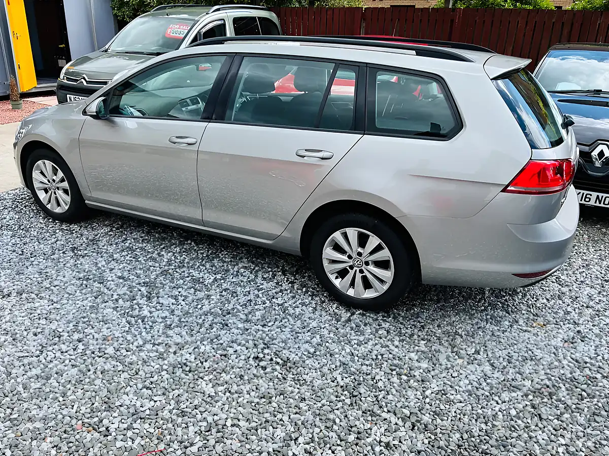 Used 2016 Volkswagen Golf Se Silver - Interior and Exterior details 10