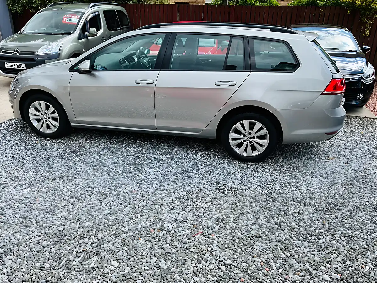 Used 2016 Volkswagen Golf Se Silver - Interior and Exterior details 11