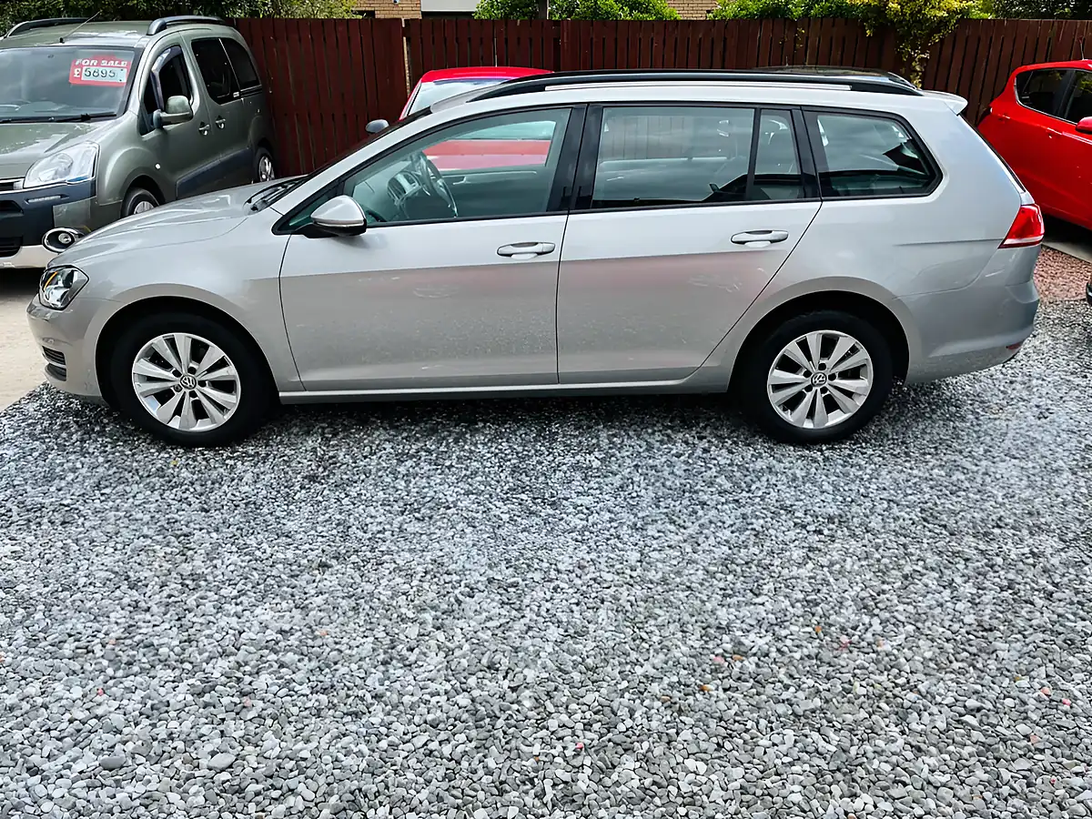 Used 2016 Volkswagen Golf Se Silver - Interior and Exterior details 12