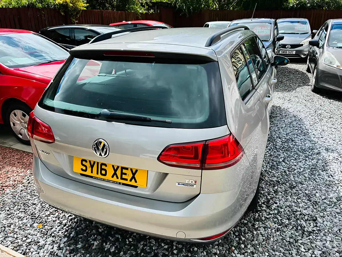 Used 2016 Volkswagen Golf Se Silver - Interior and Exterior details 13