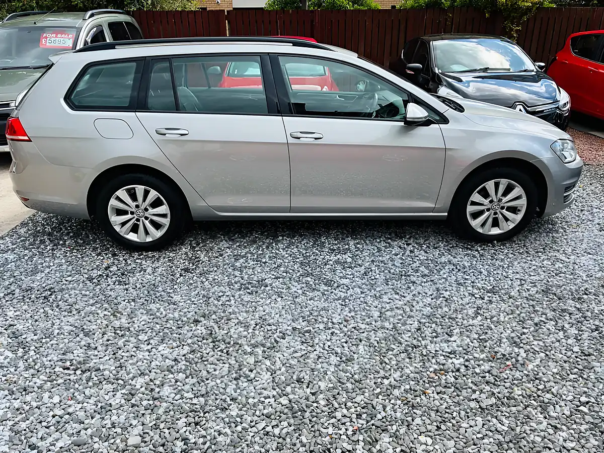 Used 2016 Volkswagen Golf Se Silver - Interior and Exterior details 15