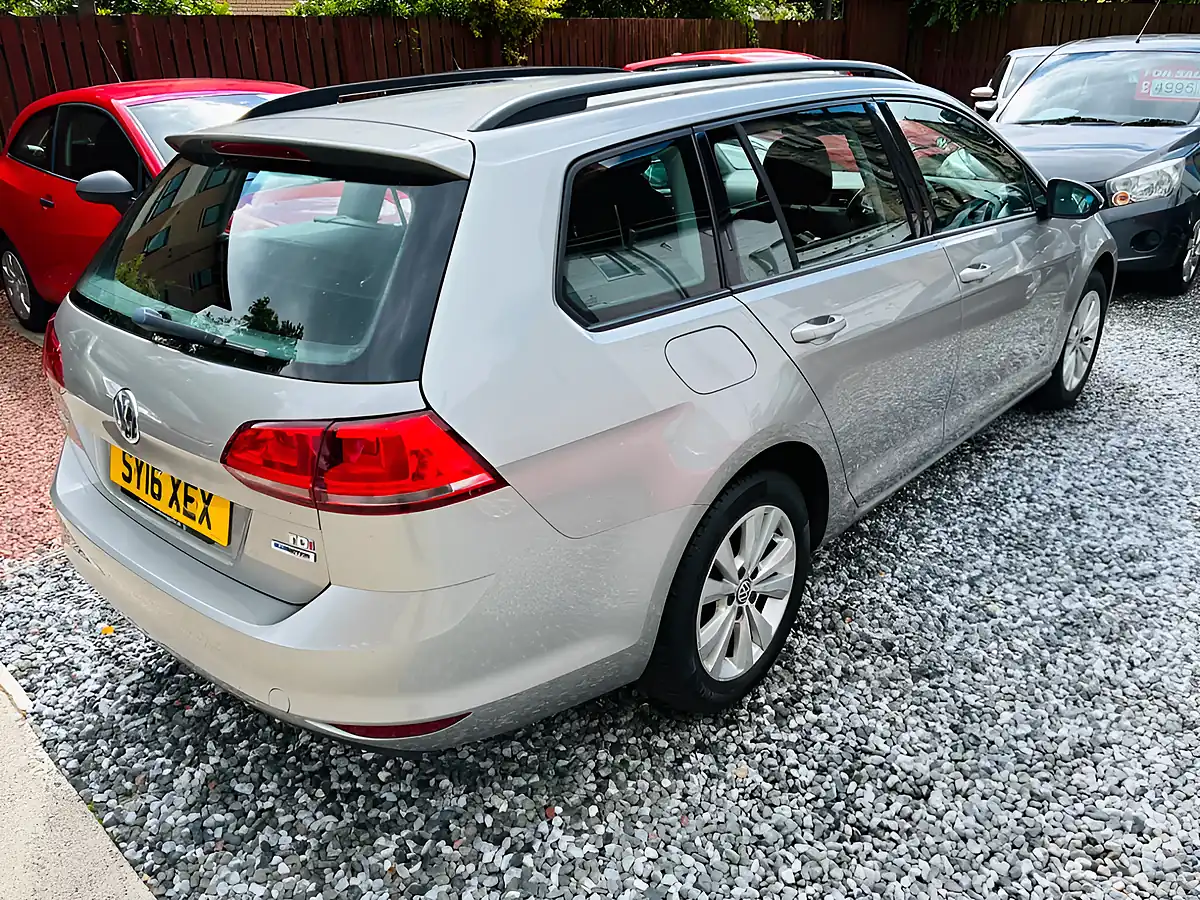 Used 2016 Volkswagen Golf Se Silver - Interior and Exterior details 16