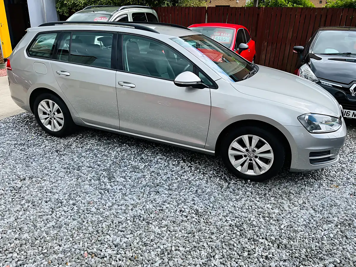 Used 2016 Volkswagen Golf Se Silver - Interior and Exterior details 17
